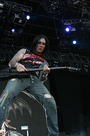 74979_avenged_sevenfold_03[1][1].jpg