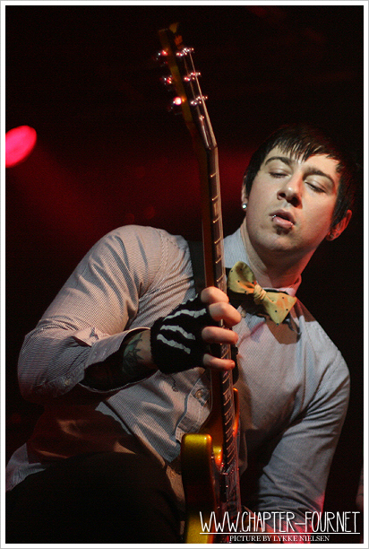 137491_Zacky%20V%20A7X%20fans[1].jpg